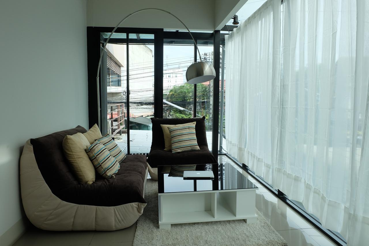 Dewyhouse Hostel Chiang Mai Bagian luar foto
