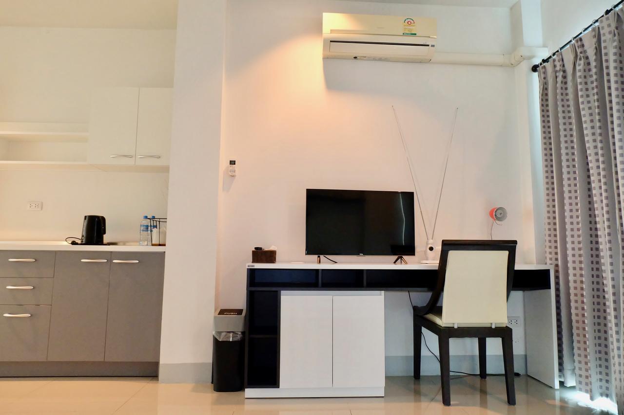 Dewyhouse Hostel Chiang Mai Bagian luar foto
