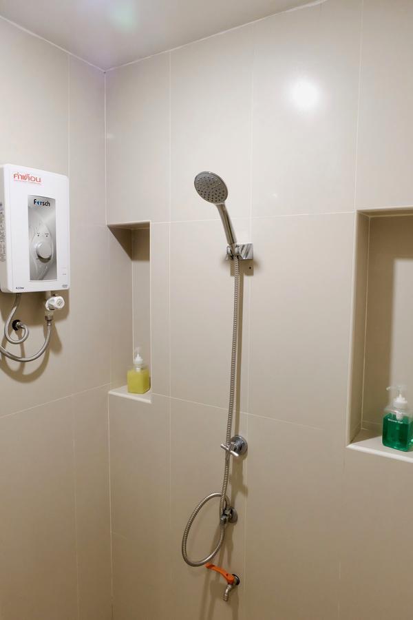 Dewyhouse Hostel Chiang Mai Bagian luar foto
