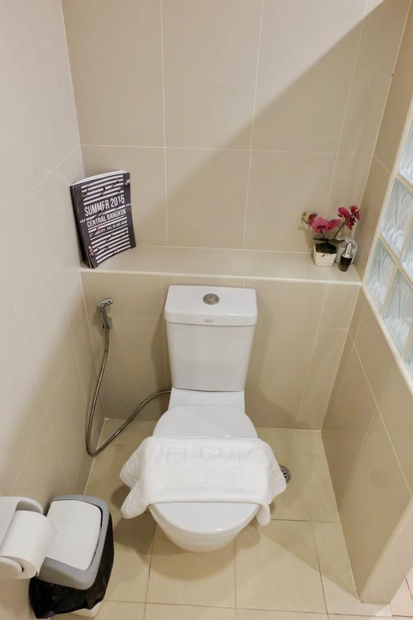Dewyhouse Hostel Chiang Mai Bagian luar foto